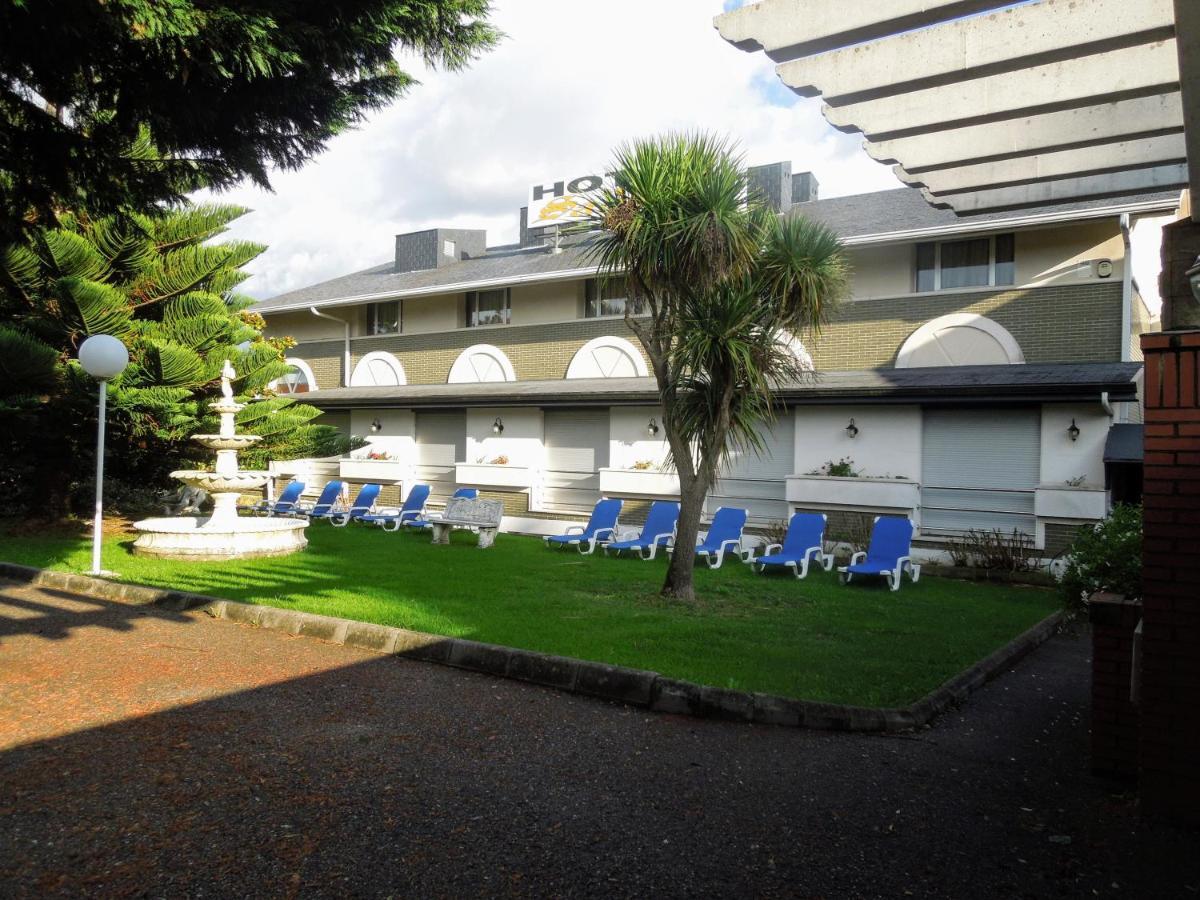 Hotel Ria De Suances Buitenkant foto