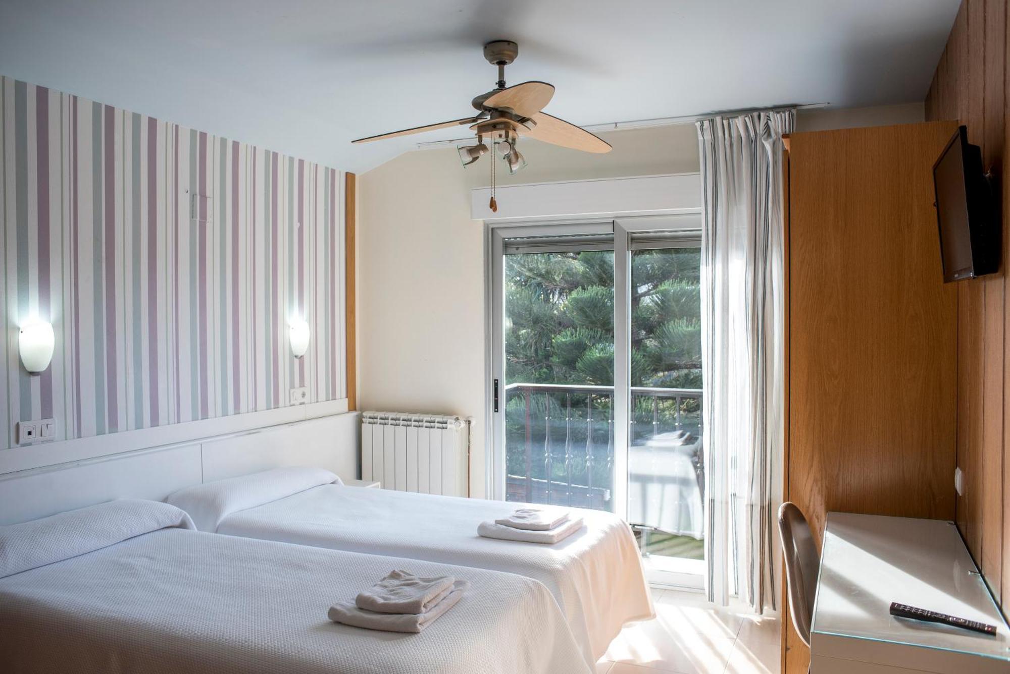 Hotel Ria De Suances Buitenkant foto